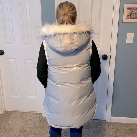 Sundance puffer vest silver cream removable hood and fur M - Picture 2 of 12